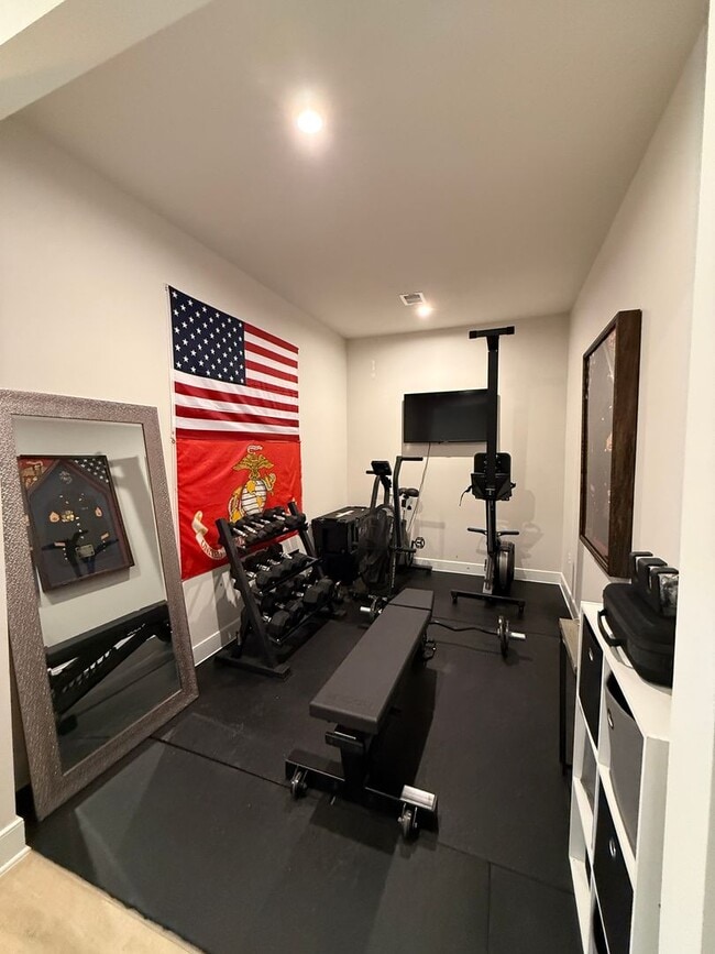 Building Photo - Gorgeous Potomac Shores End Unit Townhome
