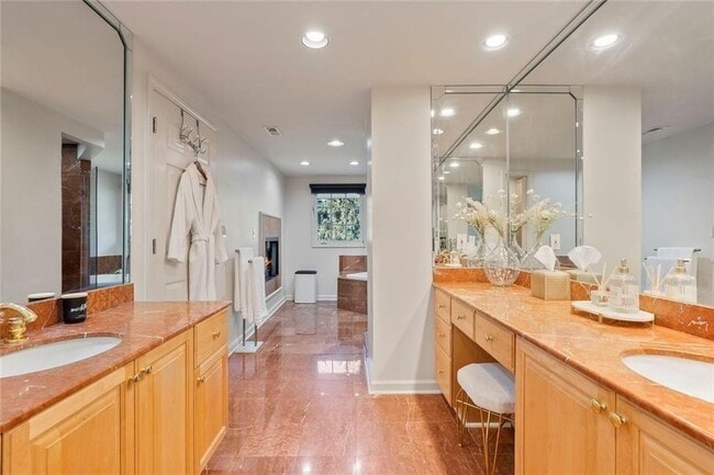 Building Photo - 3636 Habersham Rd NW
