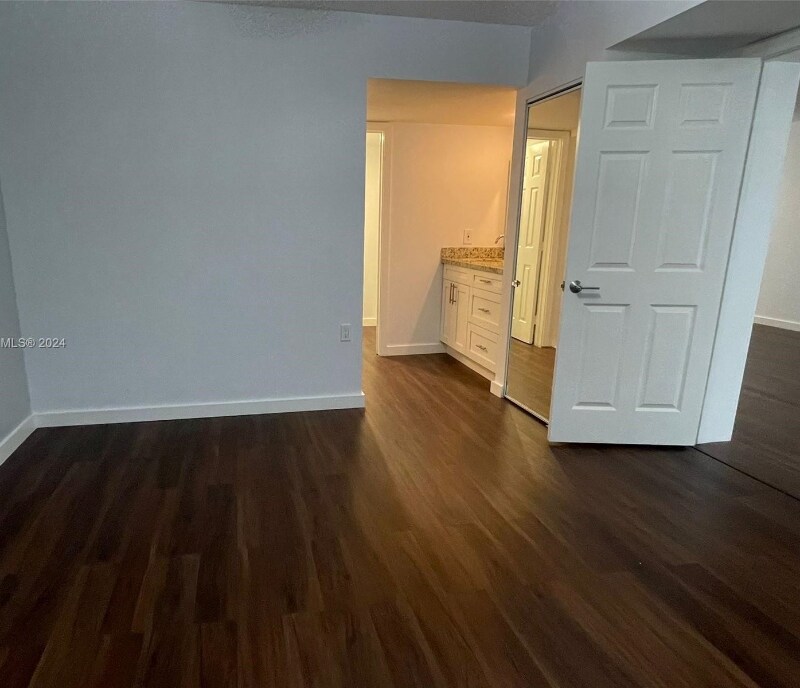 Building Photo - 1713 Whitehall Dr