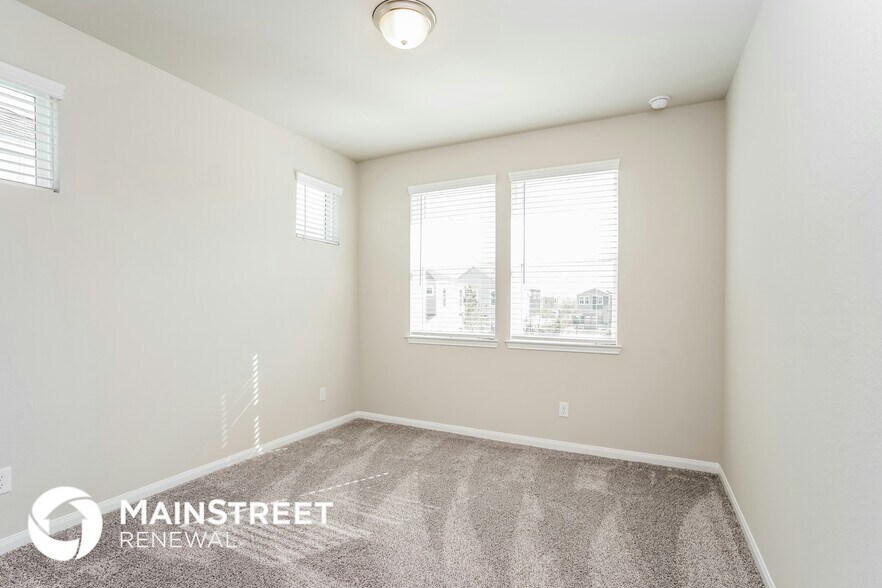 Building Photo - 9826 Rugged Oaks Dr