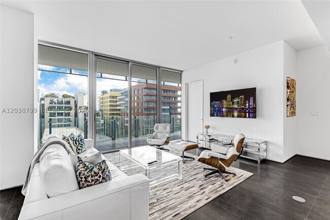 Building Photo - 120 Ocean 700