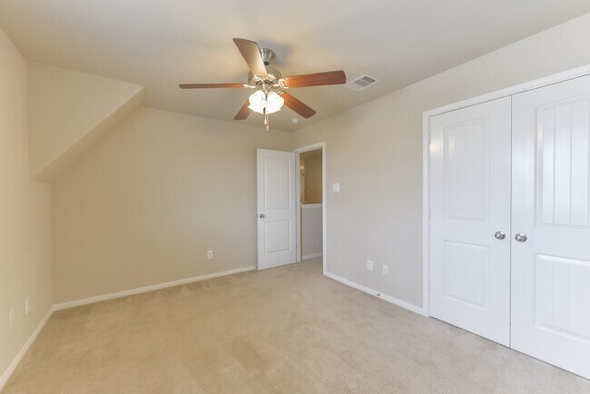 Building Photo - 25822 Zula Dr