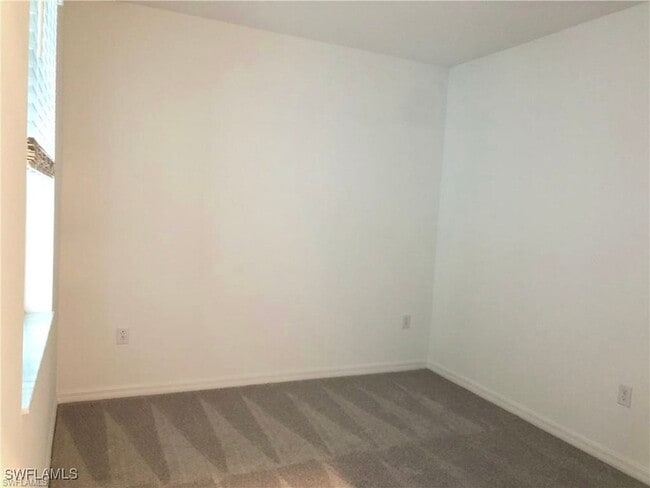 Building Photo - 15960 Grassland Ln