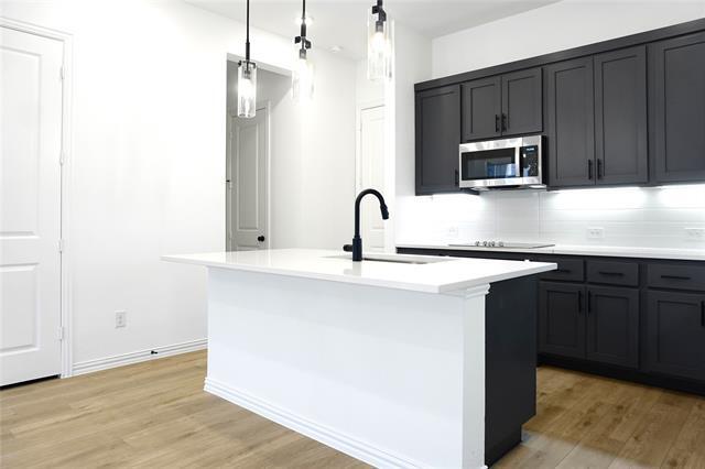 Building Photo - 631 Redwood Wy