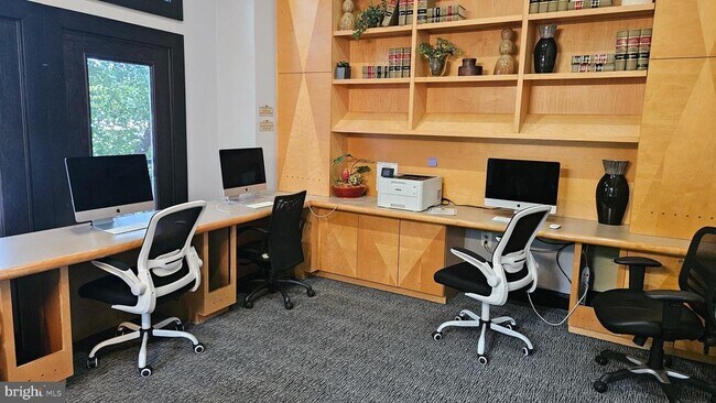 Building Photo - 11305 Aristotle Dr