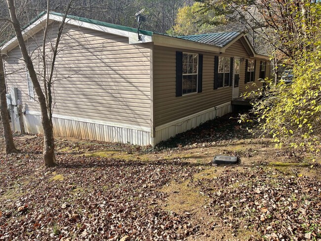 Building Photo - Country Living