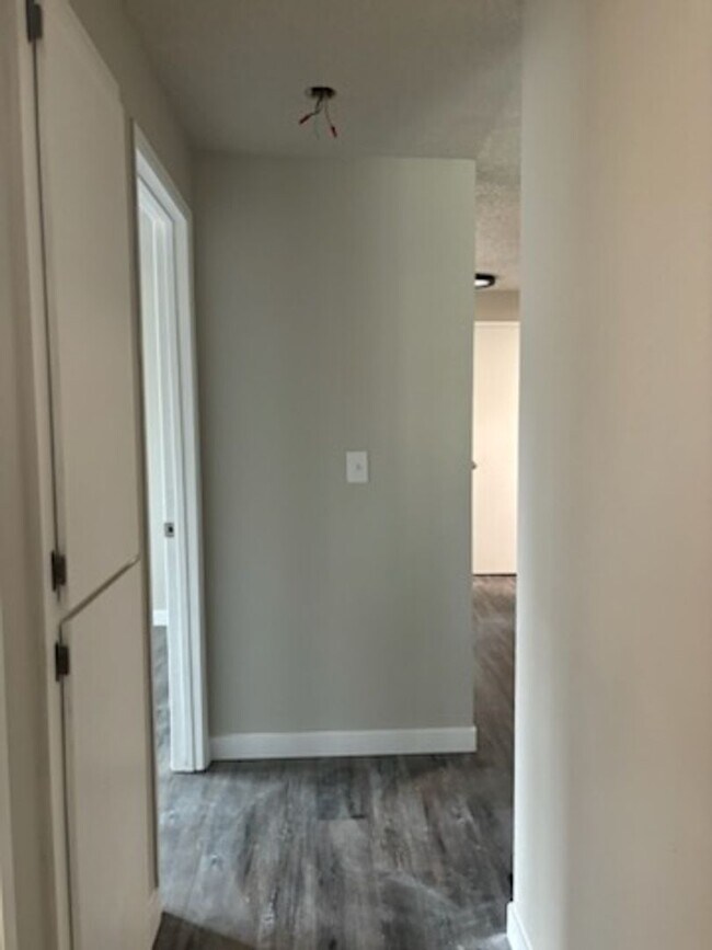 Building Photo - BOY11413-15 2P