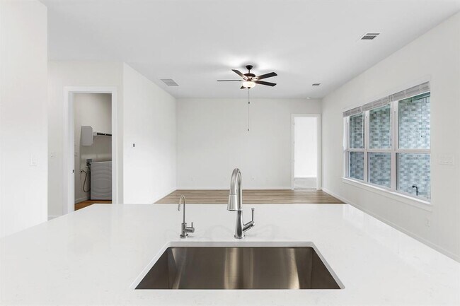 Building Photo - 116 Salado Crk Trl