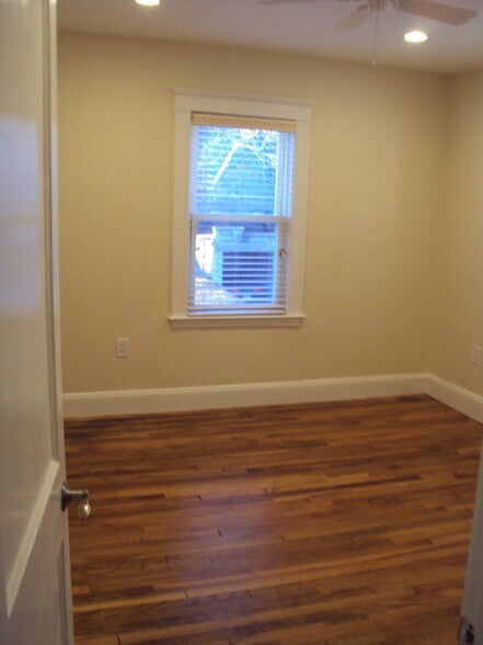 Building Photo - 21 Saint Peter St