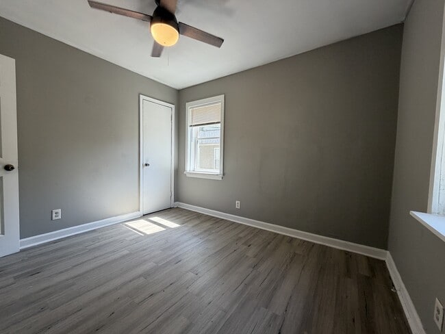 Building Photo - 932 Wainwright Ave