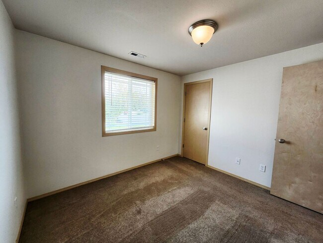 Building Photo - 5822 Austin Ct