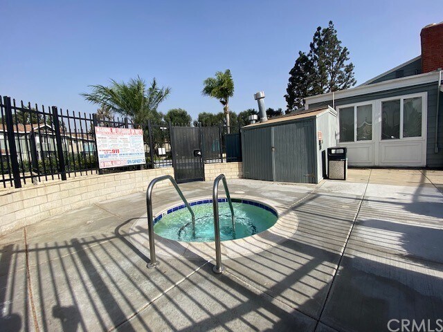 Building Photo - 9916 Continental Dr