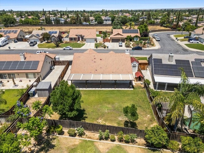 Building Photo - 10303 Roehampton Ave