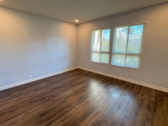 Building Photo - Serenity awaits in this upgraded 2 bedroom...