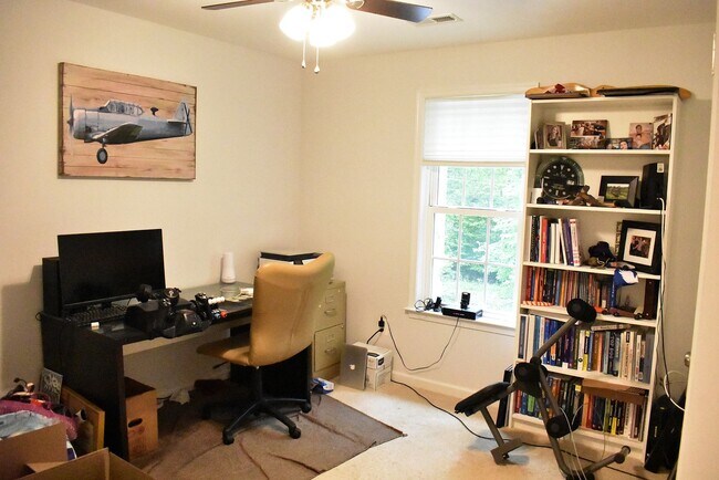 Building Photo - Great Out Door Living At The Lake Of The Woods!