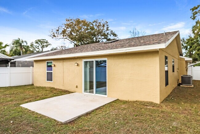 Building Photo - 12219 Hidden Brook Dr