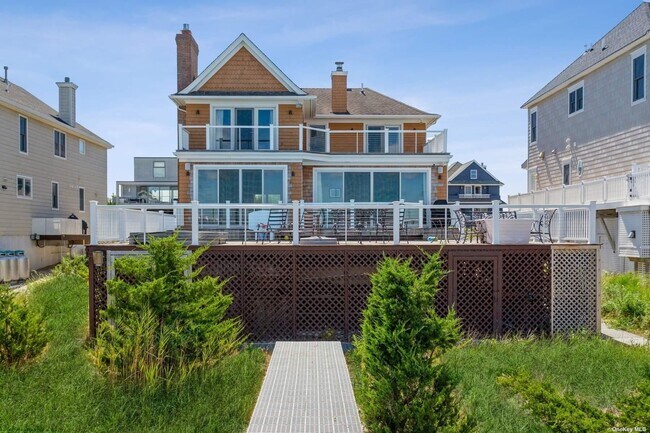Primary Photo - 676 Dune Rd