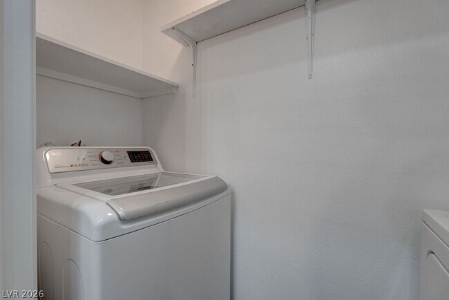 Building Photo - 231 W Horizon Ridge Pkwy