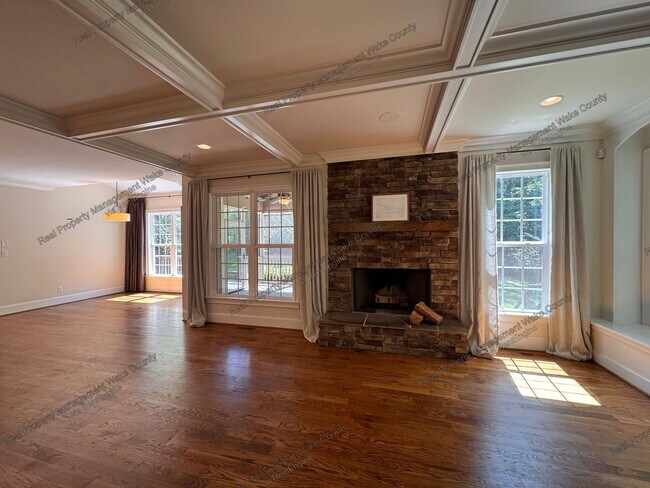 Building Photo - 3353 Cheswick Dr