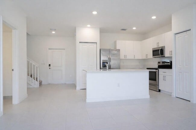 Building Photo - 11833 NW 47th Manor