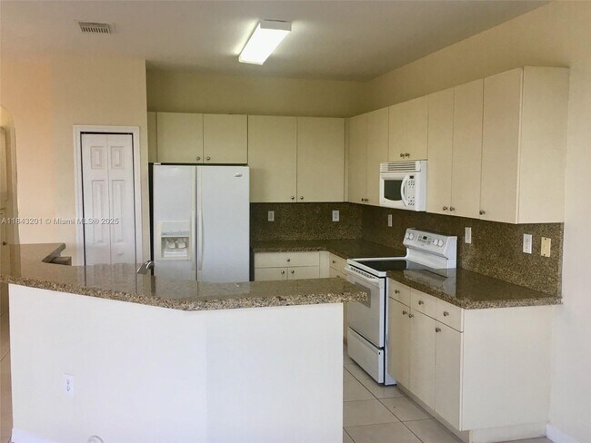 Building Photo - 8438 SW 166th Pl