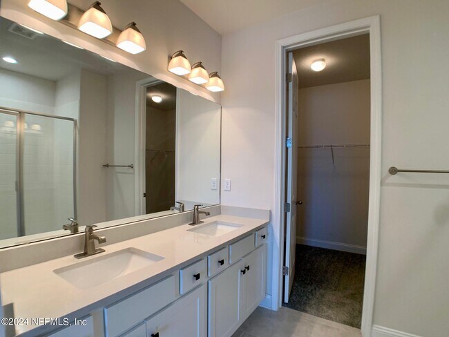 Building Photo - 1499 Tropical Pine Cove