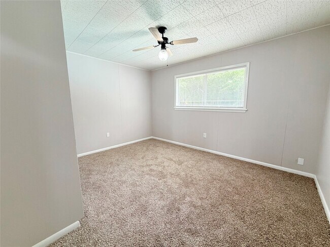 Building Photo - 20729 Canterbury Ln