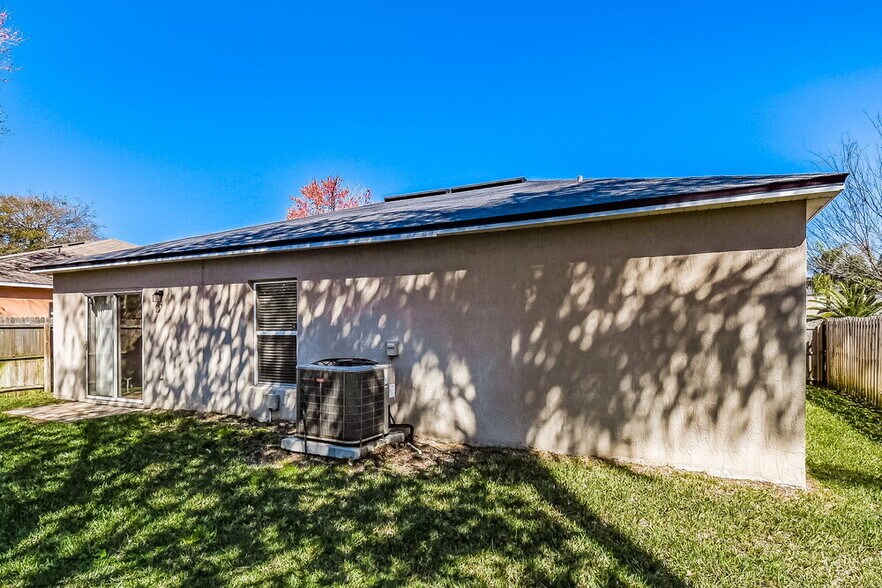 Building Photo - 9166 Upstream Ct