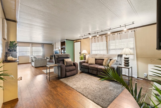 Building Photo - 18010 Ponderosa Ln