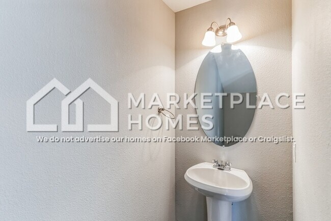 Building Photo - 29946 Glenrose Way