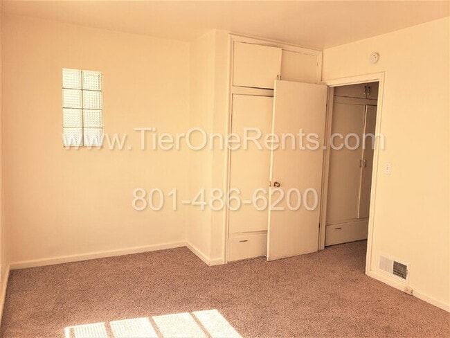 Building Photo - This property offers a NO DEPOSIT option a...