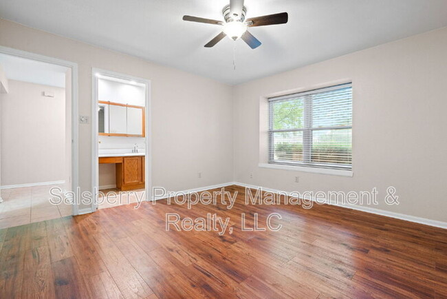 Building Photo - 255 Barclay Ave