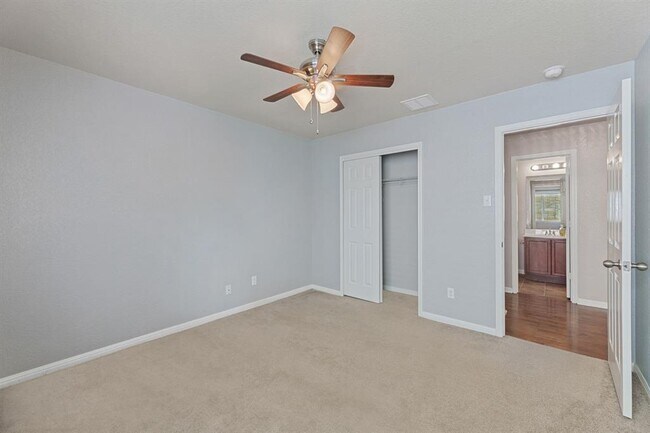 Building Photo - 410 Brazoria Trail