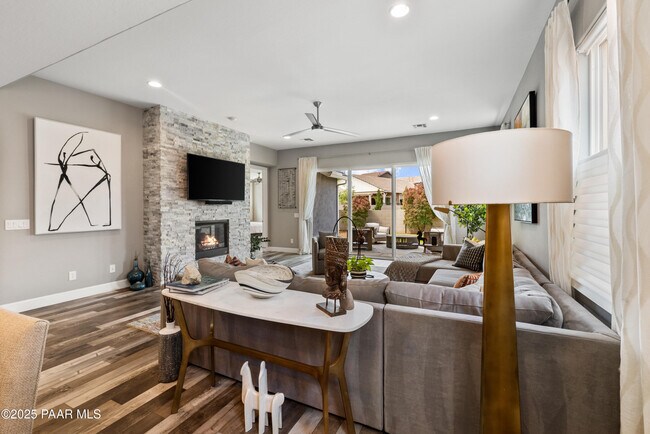 Building Photo - 1465 Varsity Dr