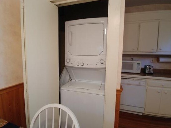 Building Photo - 404 Pittsboro St