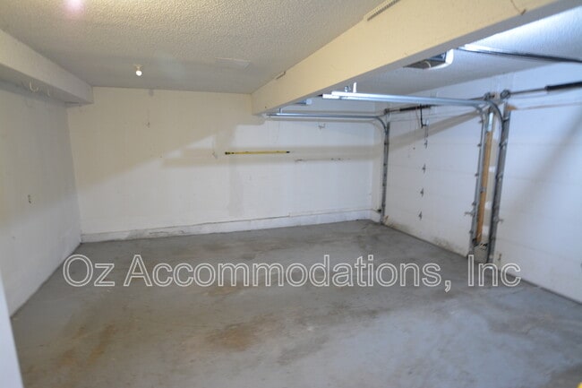Building Photo - 1213 E Butterfield Pl
