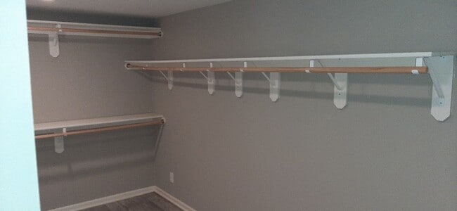 Building Photo - HURRY THIS WON'T LAST LONG! Gorgeous 3 bed, 2 bath in beautiful Parkville!