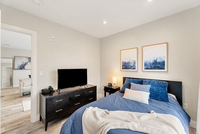 Building Photo - 1457 Tremont St