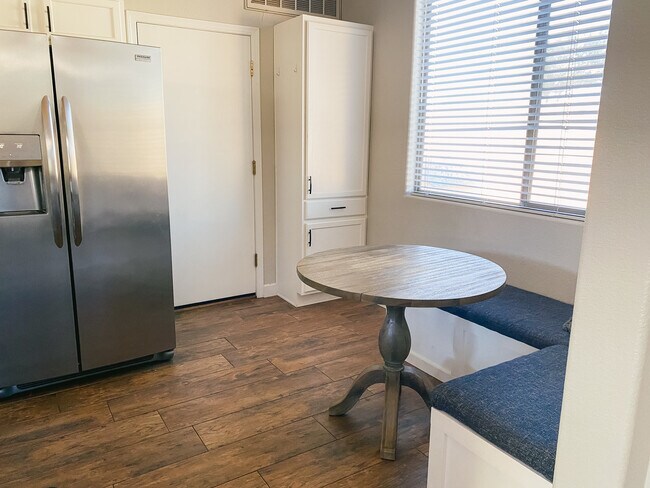 Building Photo - 14286 W Cora Ln