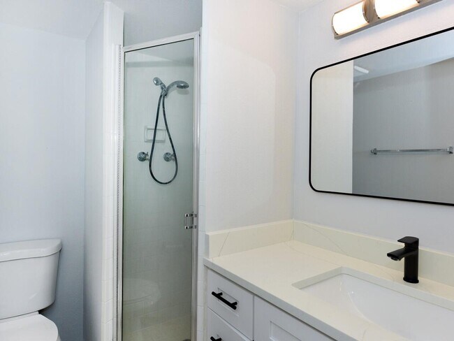 Building Photo - 2560 S Ocean Blvd