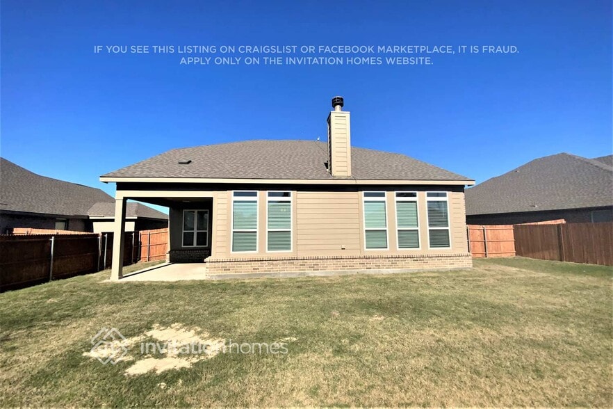 Building Photo - 1504 Smoke Signal Ln