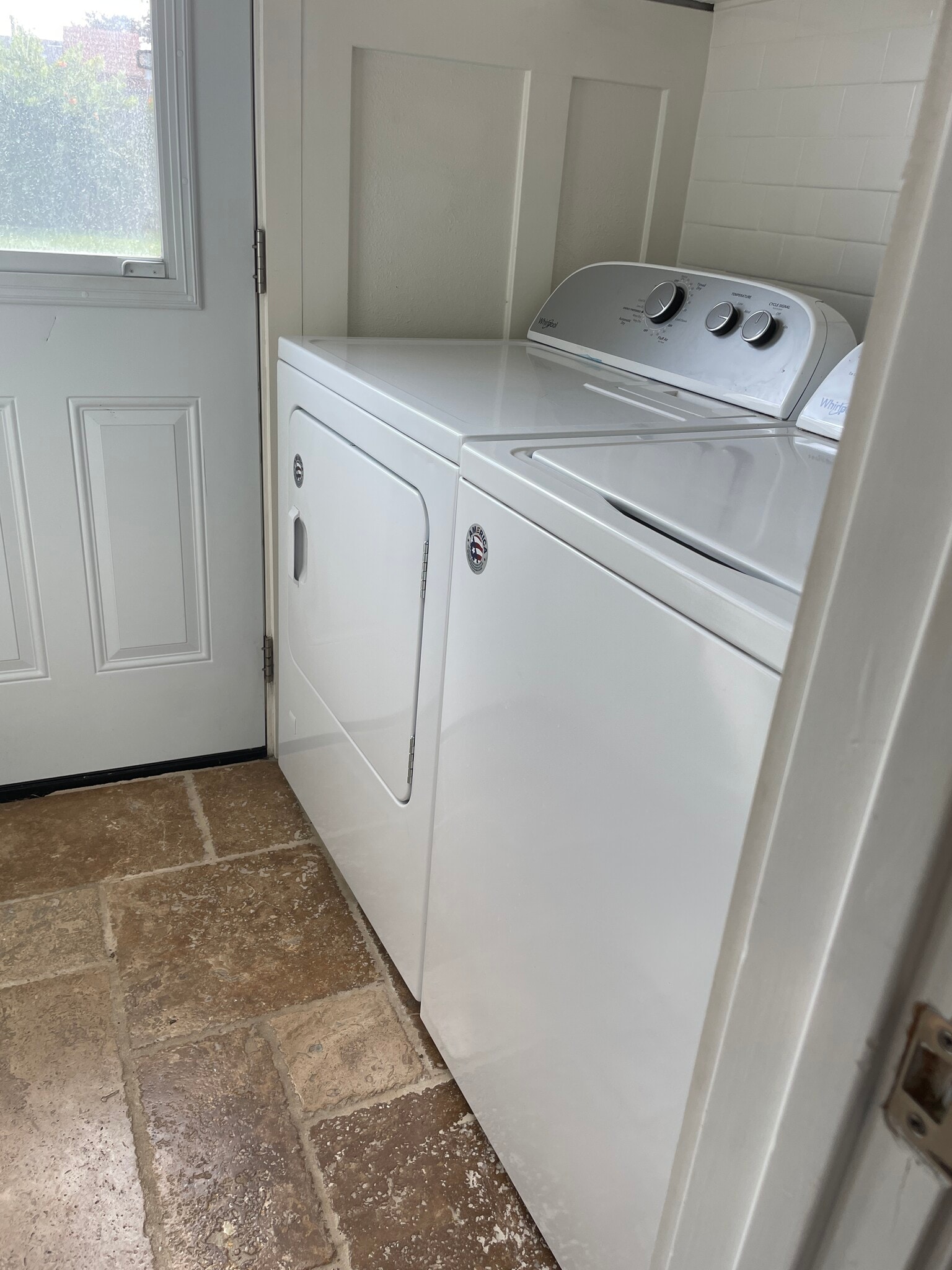 Building Photo - 624 Bella Dr