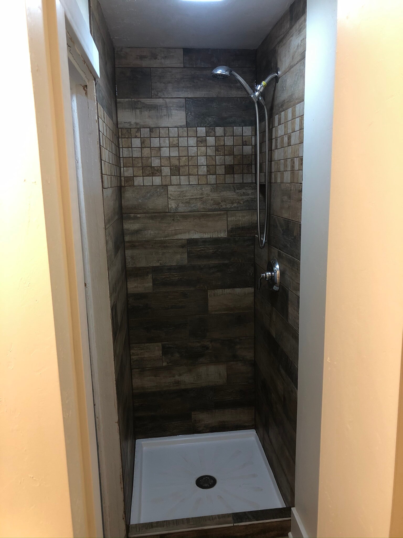 Shower Stall - 1507 Michigan Ave