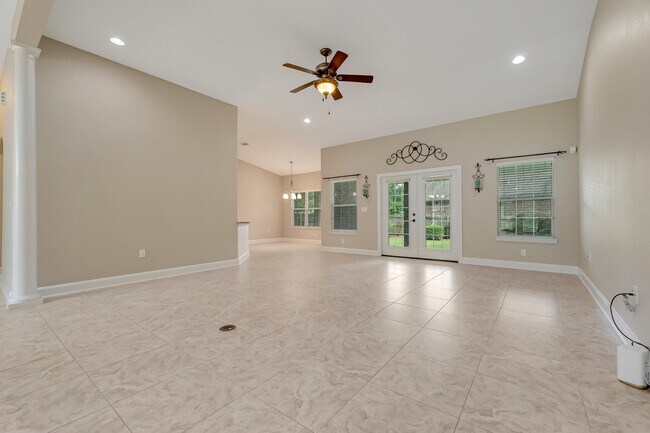 Building Photo - 117 Blossom Creek Run