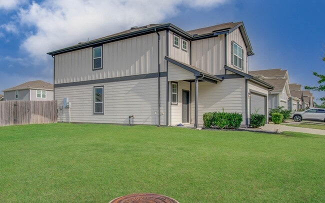 Building Photo - 6315 Lakeview Haven Dr