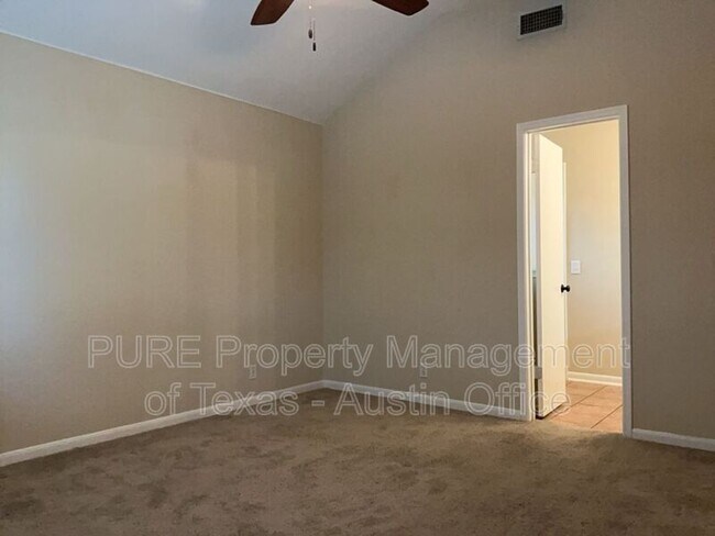 Building Photo - 103 Mockingbird Cove