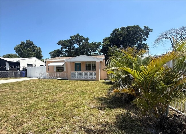 Building Photo - 2318 Dewey St