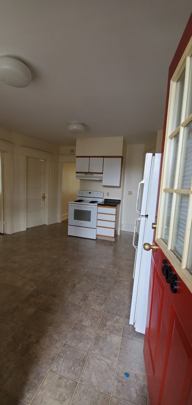 Porch angle of the kitchen - 21 Walter St