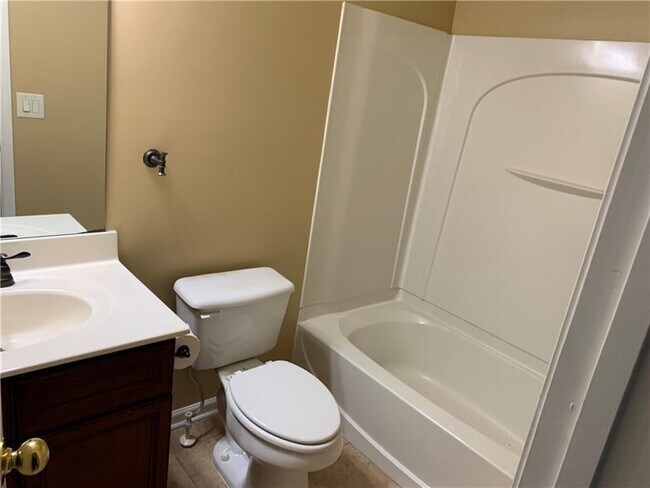 Building Photo - 6122 Deluna Way