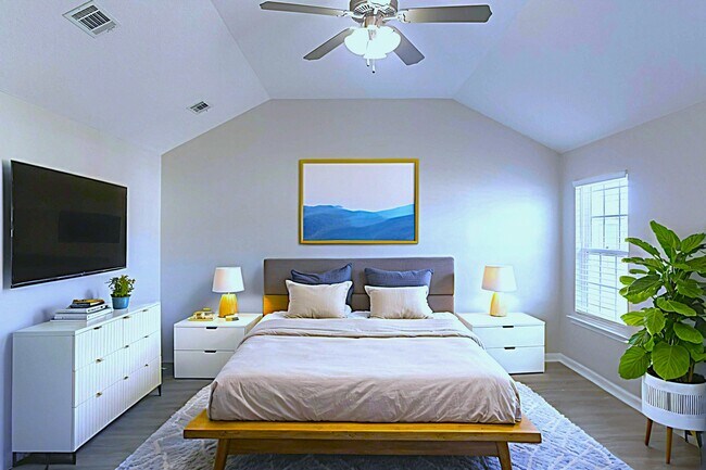 Building Photo - 1430 Evergreen Trl